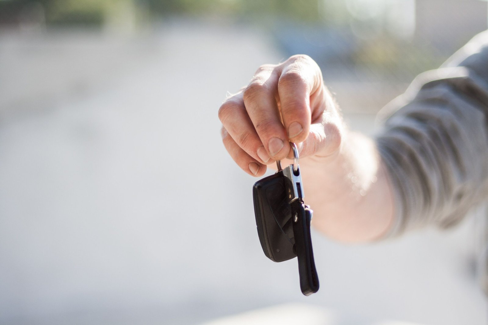 Serrurier automobile en déplacement dans le Nord — intervention à domicile Lille et alentours